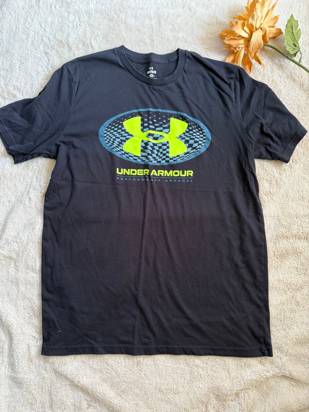 Under Armour Black Loose Fit T-shirt Medium